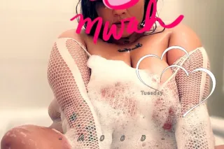 Roses Are Red And I Give The Best 😜🤭❣ - Image 3