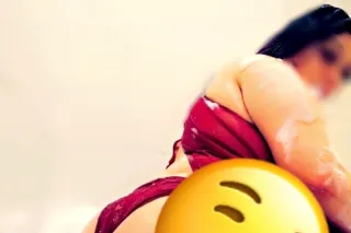 Roses Are Red And I Give The Best 😜🤭❣ - Image 1