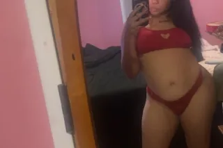 Petite Dominican - Image 5